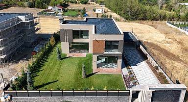 İncek'te tam müstakil 2 katlı 6 odalı satılık süper lüks villa