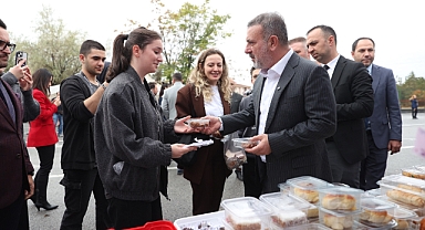 Sincan iyilik hareketi etkinliğine yoğun ilgi