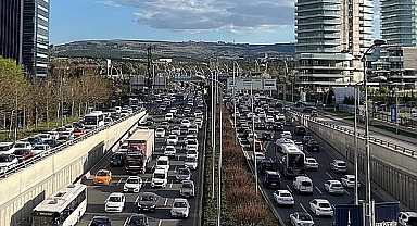 Ankara’da trafik yoğunluğu artıyor: araç sayısı 3 milyona yaklaştı