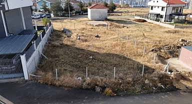Beytepe'de parka cepheli 394 m² takasa açık satılık kupon arsa 