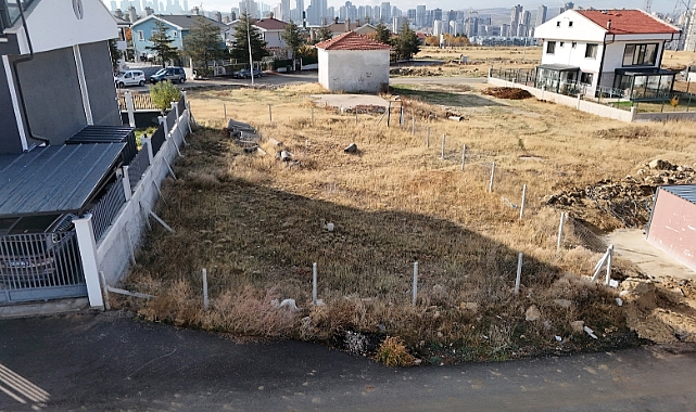 Beytepe'de parka cepheli 394 m² takasa açık satılık kupon arsa
