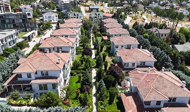 Çayyolu’nda site içerisinde takasa açık satılık villa