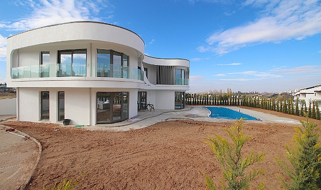 İncek’te tam müstakil miami mimarili satılık villa