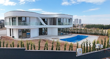 Ankara İncek'te tam müstakil havuzlu süper lüks villa satışa sunuldu