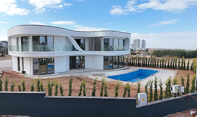 Ankara İncek'te tam müstakil havuzlu süper lüks villa satışa sunuldu