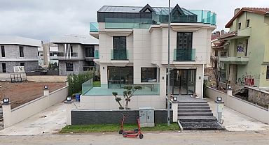 Çayyolu’nda geniş bahçeli ofis için ideal satılık ofis