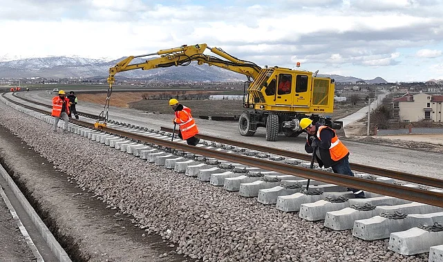Ankara–İzmir Hızlı Tren hattında hummalı çalışma