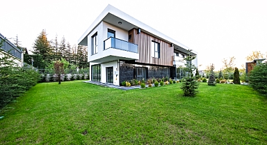 İncek’te üst düzey yaşam sunan sıfır villa yeni sahibini bekliyor