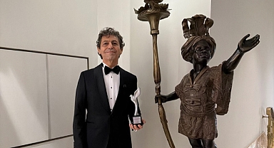 Akif Manaf’a barış ödülü verildi