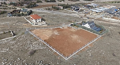 İncek'te köşe konumlu 2 bin m2 satılık kupon arsa