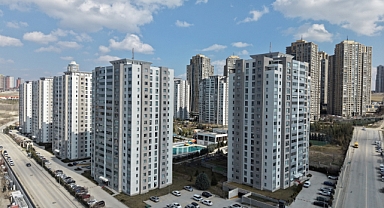 Konut fiyatları enflasyon karşısında düşmeye devam ederken kiralar artıyor