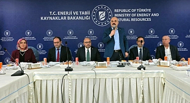 Afşinbey Vakfı’ndan gençlere destek
