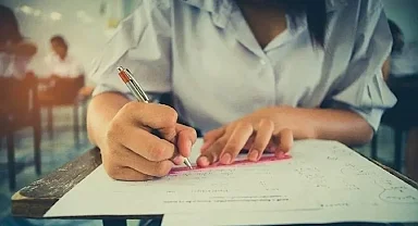 Öğrenci bursları için örnek karar! Üniversite faiz dahil tüm borcu sildi