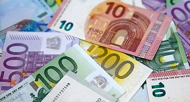 ECB, enflasyon-resesyon kıskacında faiz kararını açıklayacak