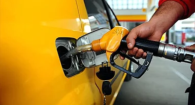 Motorin ve benzinde 10 günlük dev satış! Araç sahipleri litre litre akaryakıt aldı