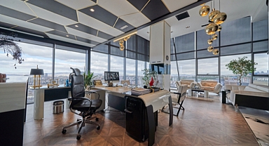 Beytepe'de plazada katta tek dubleks eşyalı satılık ultra lüks ofis